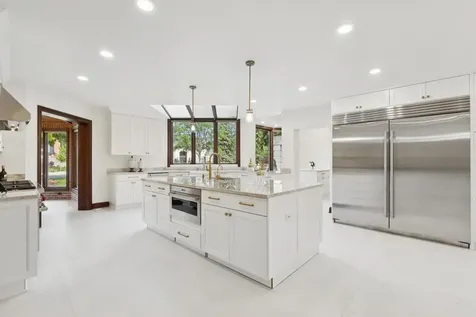 2430 Dorina Drive Northfield IL 60093
