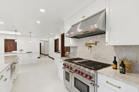 2430 Dorina Drive Northfield IL 60093