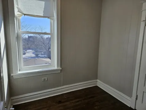 827 West 33rd Place Chicago IL 60608