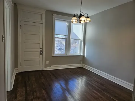 827 West 33rd Place Chicago IL 60608