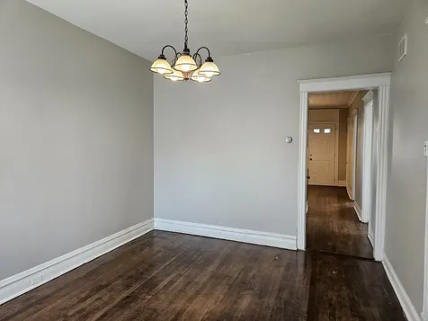 827 West 33rd Place Chicago IL 60608