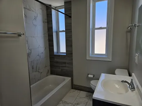 827 West 33rd Place Chicago IL 60608