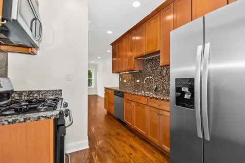3652 West Belle Plaine Avenue Chicago IL 60618