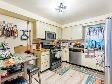 6337 Roosevelt Road Berwyn IL 60402
