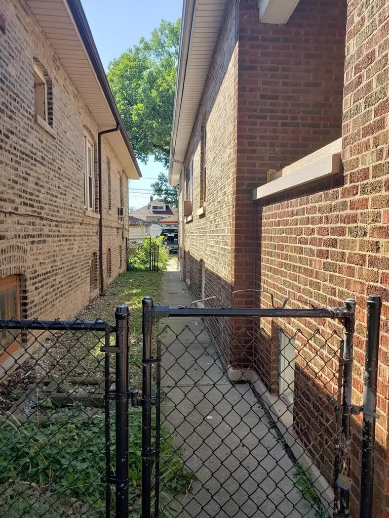 8414 South Aberdeen Street Chicago IL 60620