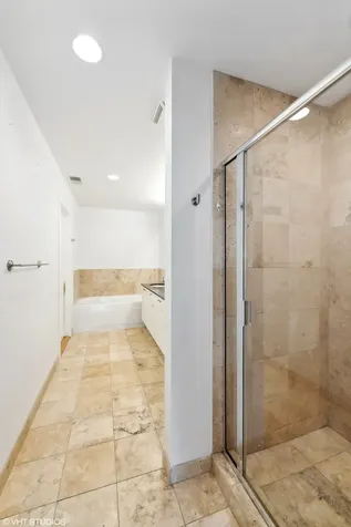 1422 North La Salle Drive Chicago IL 60610