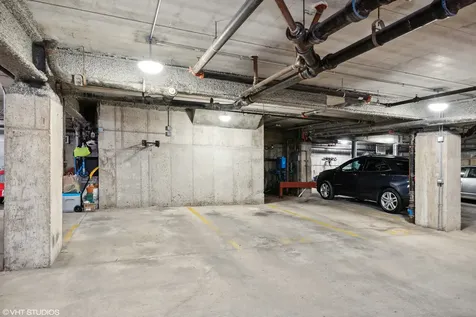 1422 North La Salle Drive Chicago IL 60610