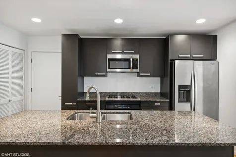 1422 North La Salle Drive Chicago IL 60610