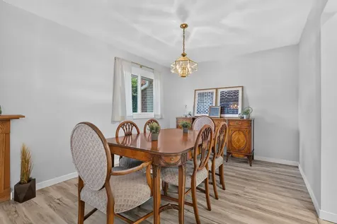 881 Heatherbrook Court Wheaton IL 60189