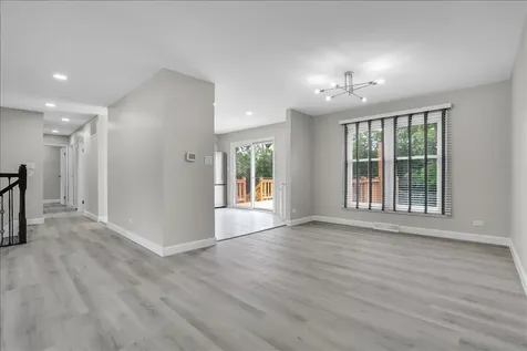4255 Dixon Drive Hoffman Estates IL 60192