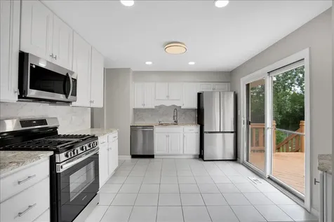 4255 Dixon Drive Hoffman Estates IL 60192