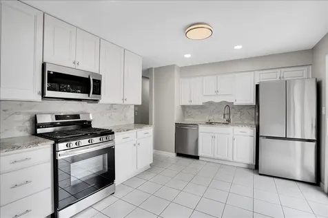 4255 Dixon Drive Hoffman Estates IL 60192