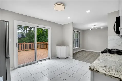 4255 Dixon Drive Hoffman Estates IL 60192