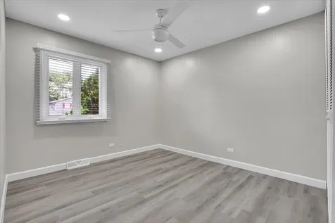 4255 Dixon Drive Hoffman Estates IL 60192