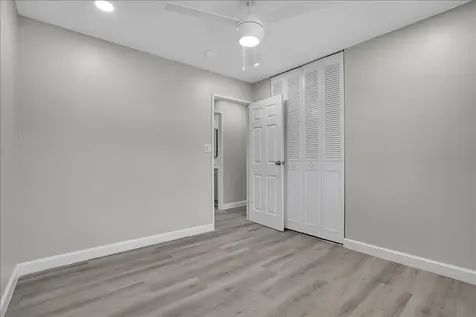 4255 Dixon Drive Hoffman Estates IL 60192