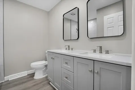 4255 Dixon Drive Hoffman Estates IL 60192