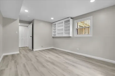 4255 Dixon Drive Hoffman Estates IL 60192