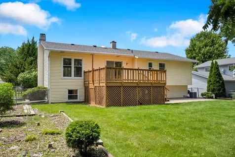 4255 Dixon Drive Hoffman Estates IL 60192