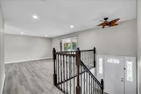4255 Dixon Drive Hoffman Estates IL 60192