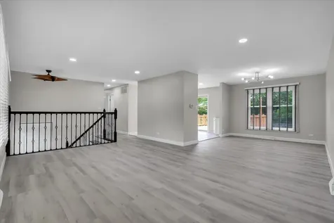 4255 Dixon Drive Hoffman Estates IL 60192