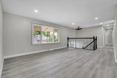 4255 Dixon Drive Hoffman Estates IL 60192