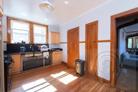 5057 West Newport Avenue Chicago IL 60641