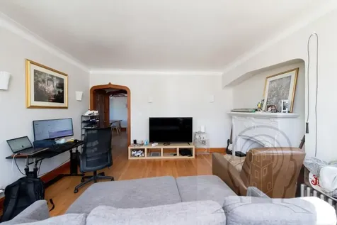 5057 West Newport Avenue Chicago IL 60641