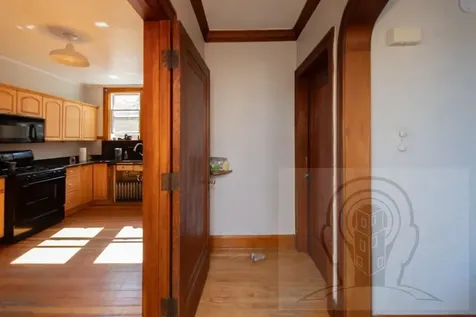 5057 West Newport Avenue Chicago IL 60641