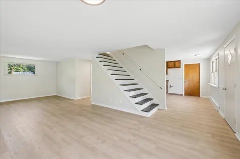 139 Kent Avenue Wauconda IL 60084