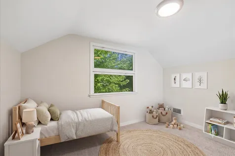 139 Kent Avenue Wauconda IL 60084