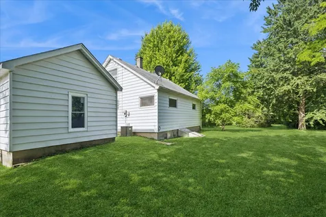 139 Kent Avenue Wauconda IL 60084