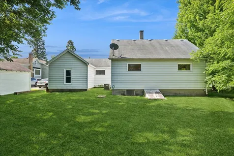 139 Kent Avenue Wauconda IL 60084