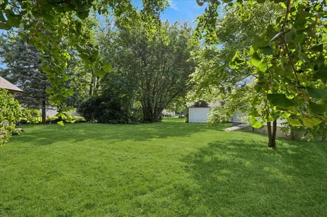139 Kent Avenue Wauconda IL 60084