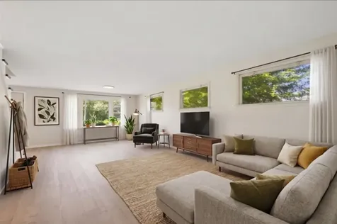 139 Kent Avenue Wauconda IL 60084