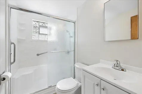139 Kent Avenue Wauconda IL 60084