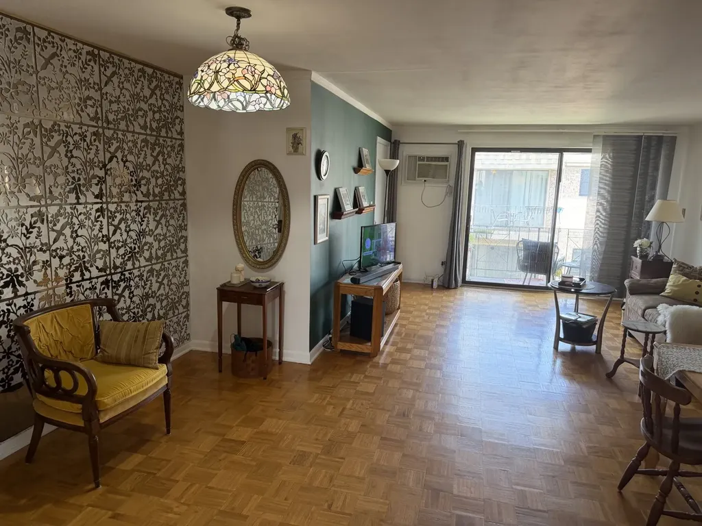 5321 North Delphia Avenue Chicago IL 60656