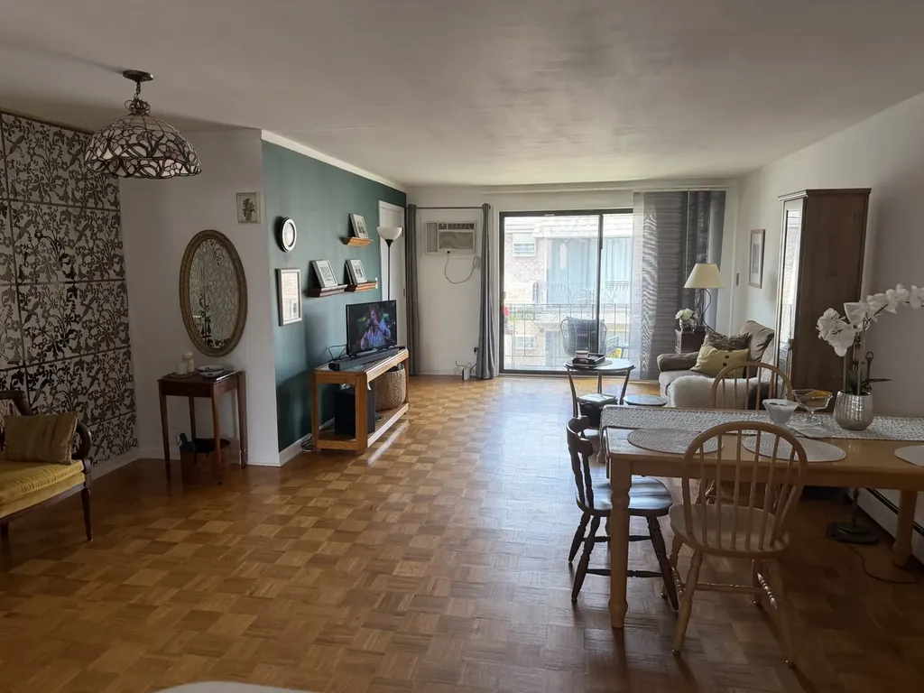 5321 North Delphia Avenue Chicago IL 60656