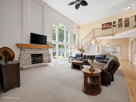 537 North Sycamore Lane North Aurora IL 60542