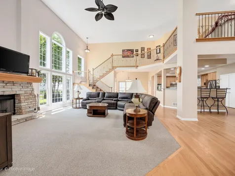 537 North Sycamore Lane North Aurora IL 60542