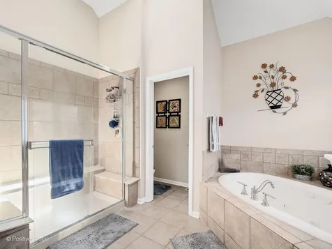 537 North Sycamore Lane North Aurora IL 60542
