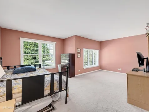 537 North Sycamore Lane North Aurora IL 60542