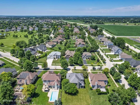 537 North Sycamore Lane North Aurora IL 60542