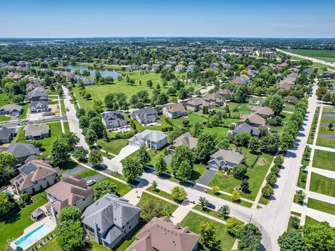 537 North Sycamore Lane North Aurora IL 60542