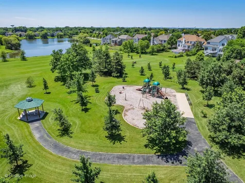 537 North Sycamore Lane North Aurora IL 60542