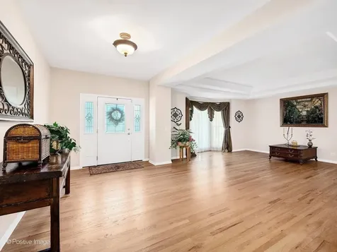 537 North Sycamore Lane North Aurora IL 60542