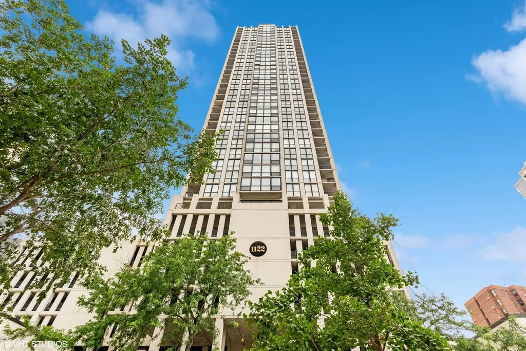 1122 North Clark Street Chicago IL 60610