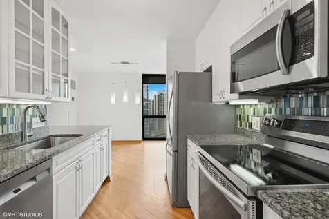1122 North Clark Street Chicago IL 60610