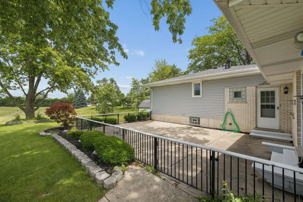 8226 Bob O Link Road Orland Park IL 60462
