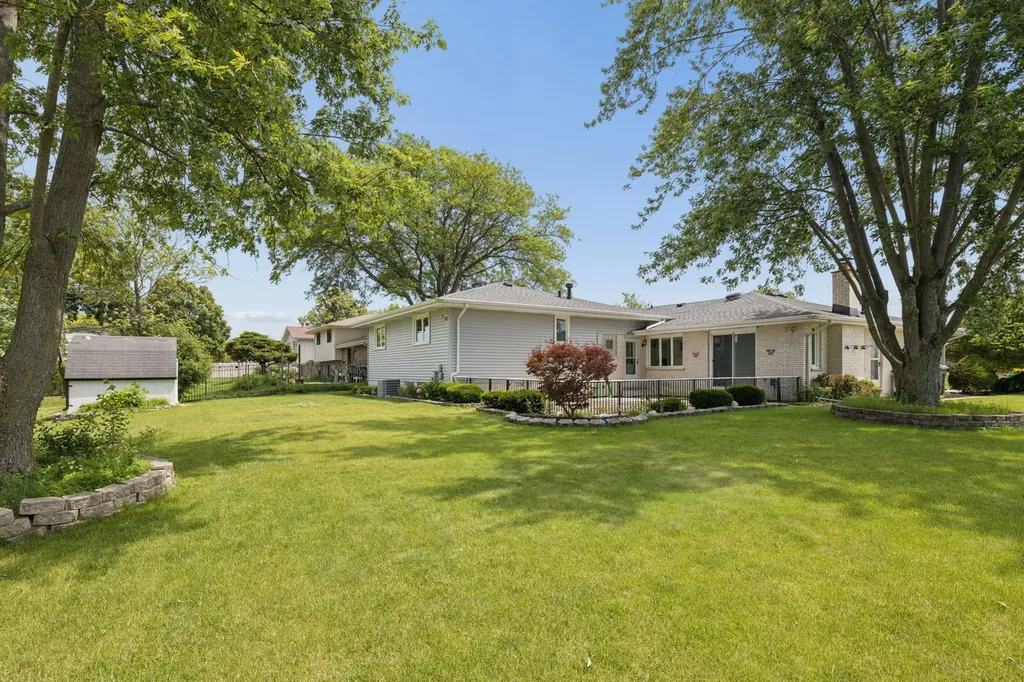 8226 Bob O Link Road Orland Park IL 60462