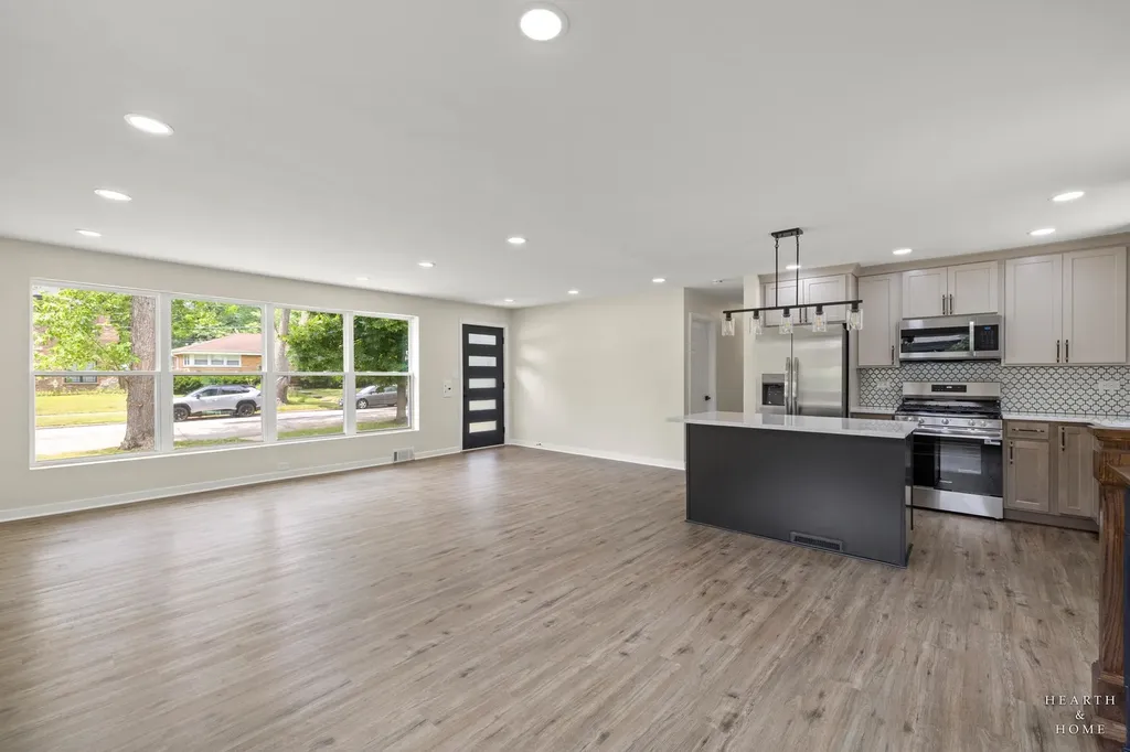 9513 Lowell Avenue Skokie IL 60076